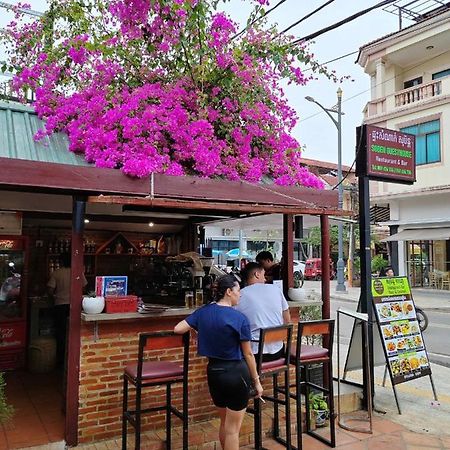 Soben Cafe Guesthouse & Restaurant シェムリアップ エクステリア 写真