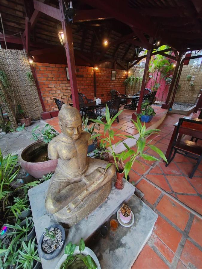 Soben Cafe Guesthouse & Restaurant シェムリアップ エクステリア 写真