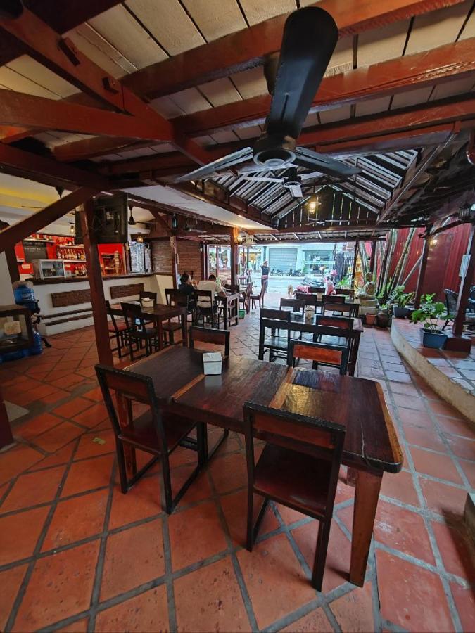 Soben Cafe Guesthouse & Restaurant シェムリアップ エクステリア 写真