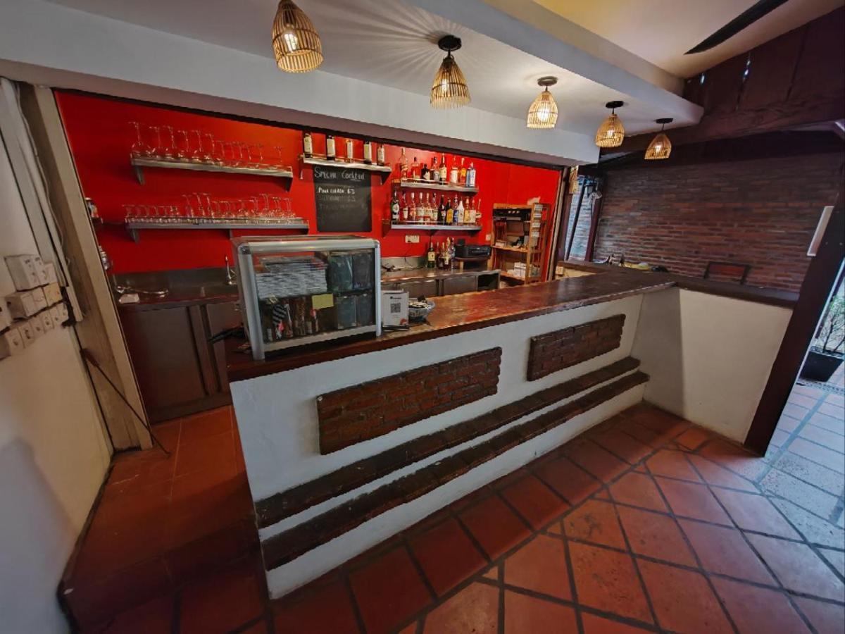 Soben Cafe Guesthouse & Restaurant シェムリアップ エクステリア 写真